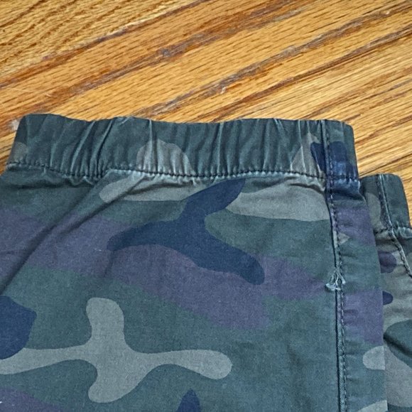 Gap Men's Green Straight Leg Camouflage Print Cargo Jogger One Size  (PRE-LOVED) - Picture 4 of 7